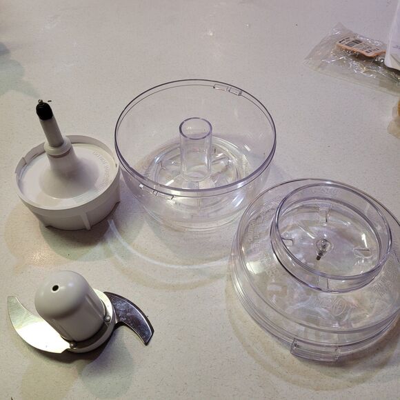 Oster Regency Kitchen Chopper/grinder/blender Attachment Model 5900f - Picture 2 of 4